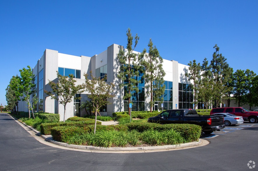 2151 Proforma Ave, Ontario, CA à louer - Photo du bâtiment - Image 2 de 2