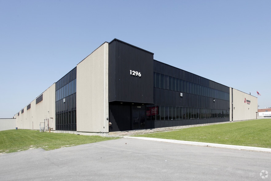 1296 Martin Grove Rd, Toronto, ON for sale - Primary Photo - Image 1 of 1