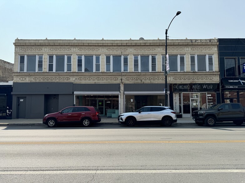 1725 W Chicago Ave, Chicago, IL for lease - Building Photo - Image 2 of 10