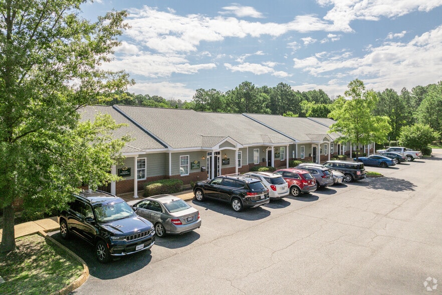 12610 Patrick Henry Dr, Newport News, VA for sale - Building Photo - Image 3 of 4