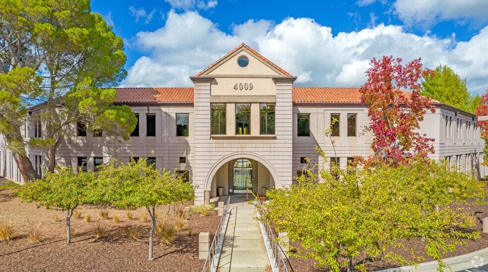 4005 Miranda Ave, Palo Alto, CA à louer - Photo du bâtiment - Image 2 de 4