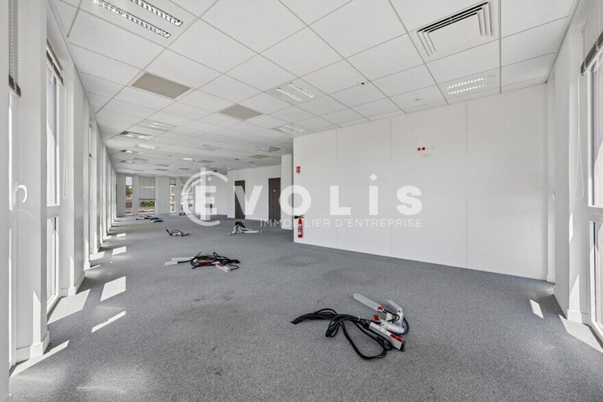 Office in Nogent Sur Marne for lease - Interior Photo - Image 2 of 13