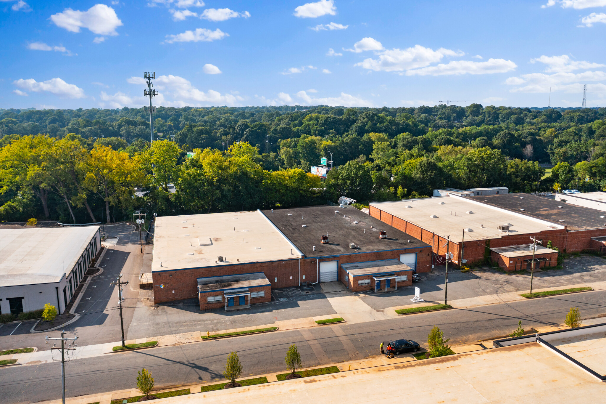 2240-2250 Toomey Ave, Charlotte, NC à louer Photo du b timent- Image 1 de 7