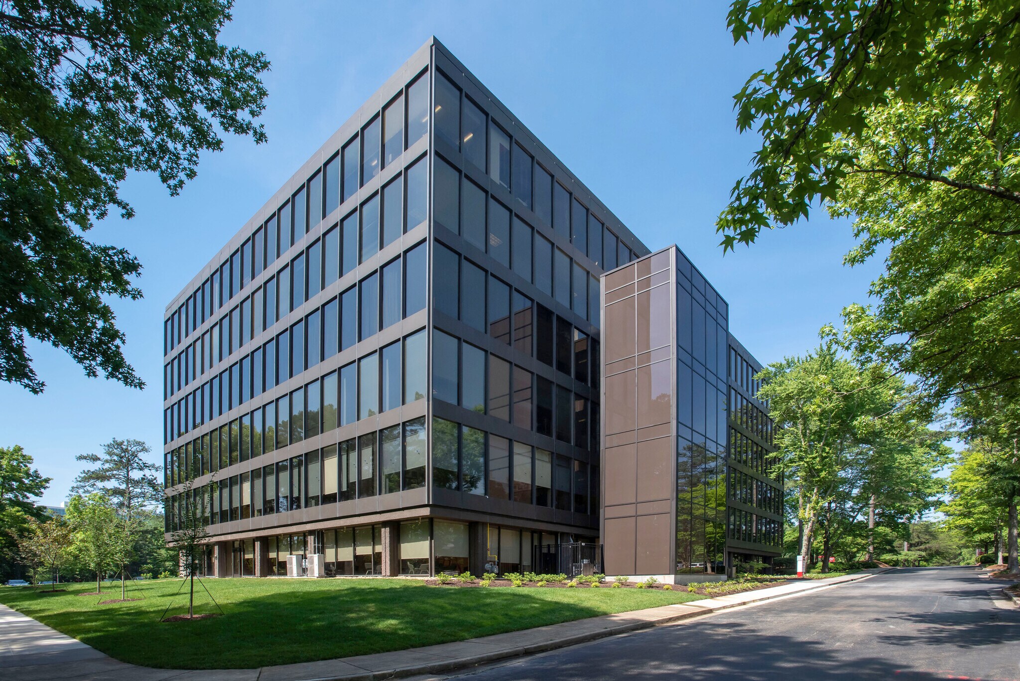 41 Perimeter Ctr E, Atlanta, GA à louer Photo du bâtiment- Image 1 de 6