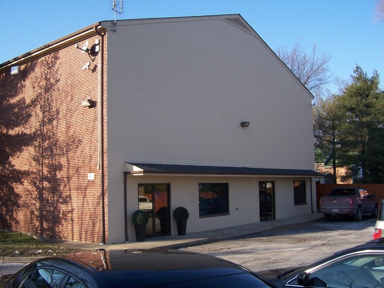 316 E Market St, Leesburg, VA for lease - Building Photo - Image 2 of 11