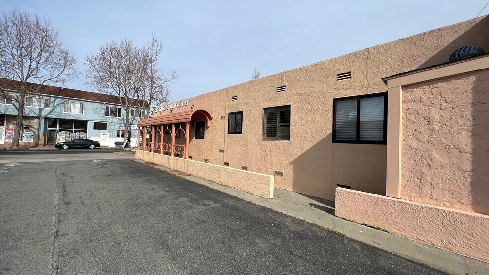 6318 Fairmount Ave, El Cerrito, CA à vendre - Photo du bâtiment - Image 3 de 11