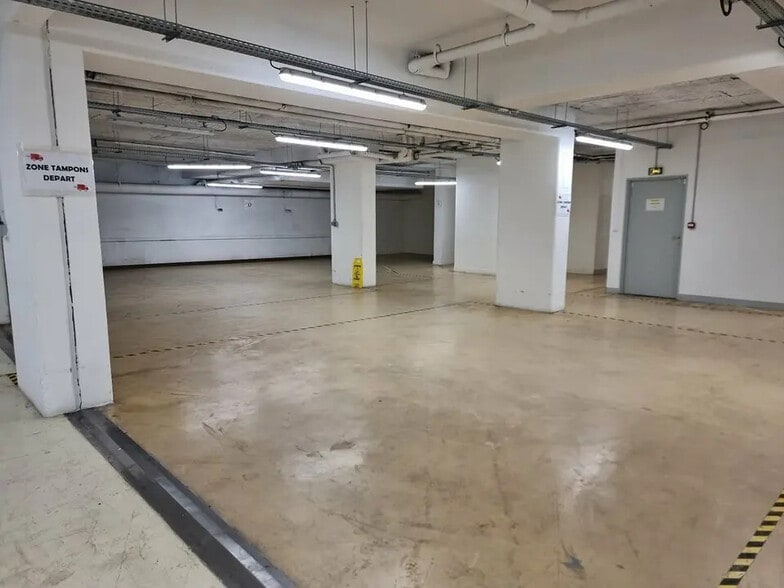 Flex in Le Pré-Saint-Gervais for lease - Interior Photo - Image 2 of 8