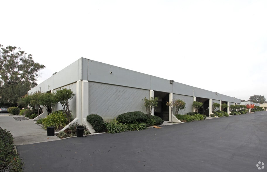 2460 Embarcadero Rd, Palo Alto, CA for lease - Building Photo - Image 1 of 19