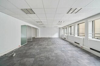 30 Rue Notre-Dame Des Victoires, Paris for lease Interior Photo- Image 2 of 7