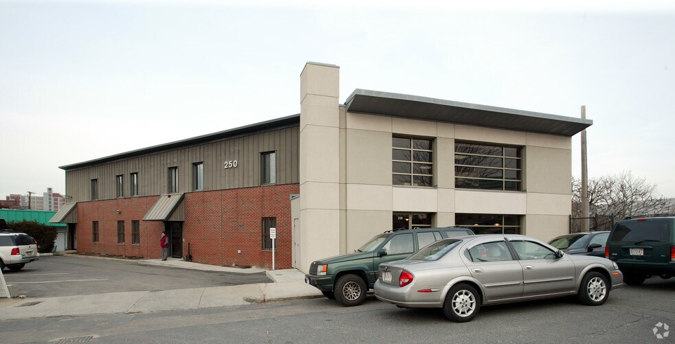 250 Dorchester Ave, Boston, MA à vendre - Photo du bâtiment - Image 2 de 9