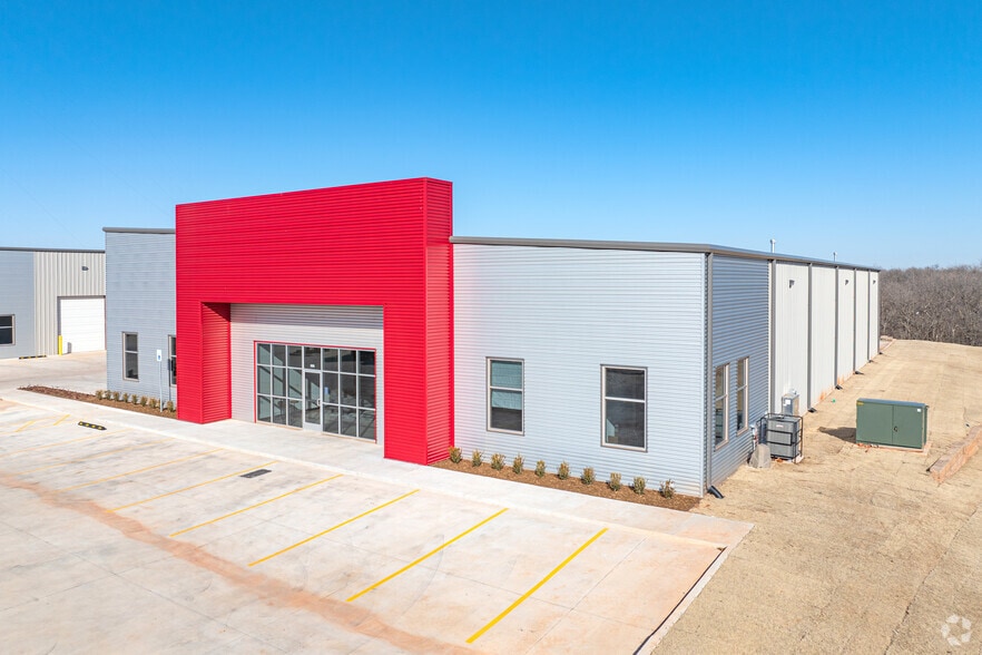 231 NW 71st St, Oklahoma City, OK for lease - Building Photo - Image 2 of 4