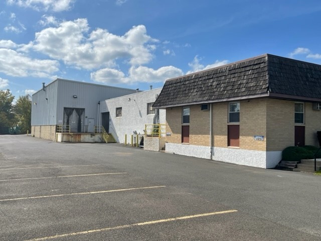 30 Industrial Dr, Warminster, PA for lease Building Photo- Image 1 of 7