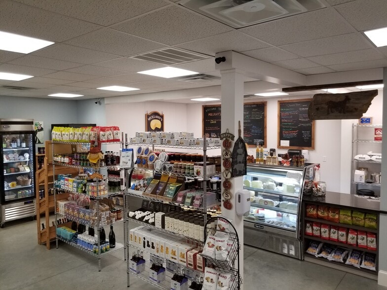 162 Main St, Hudson, MA for lease - Building Photo - Image 2 of 7