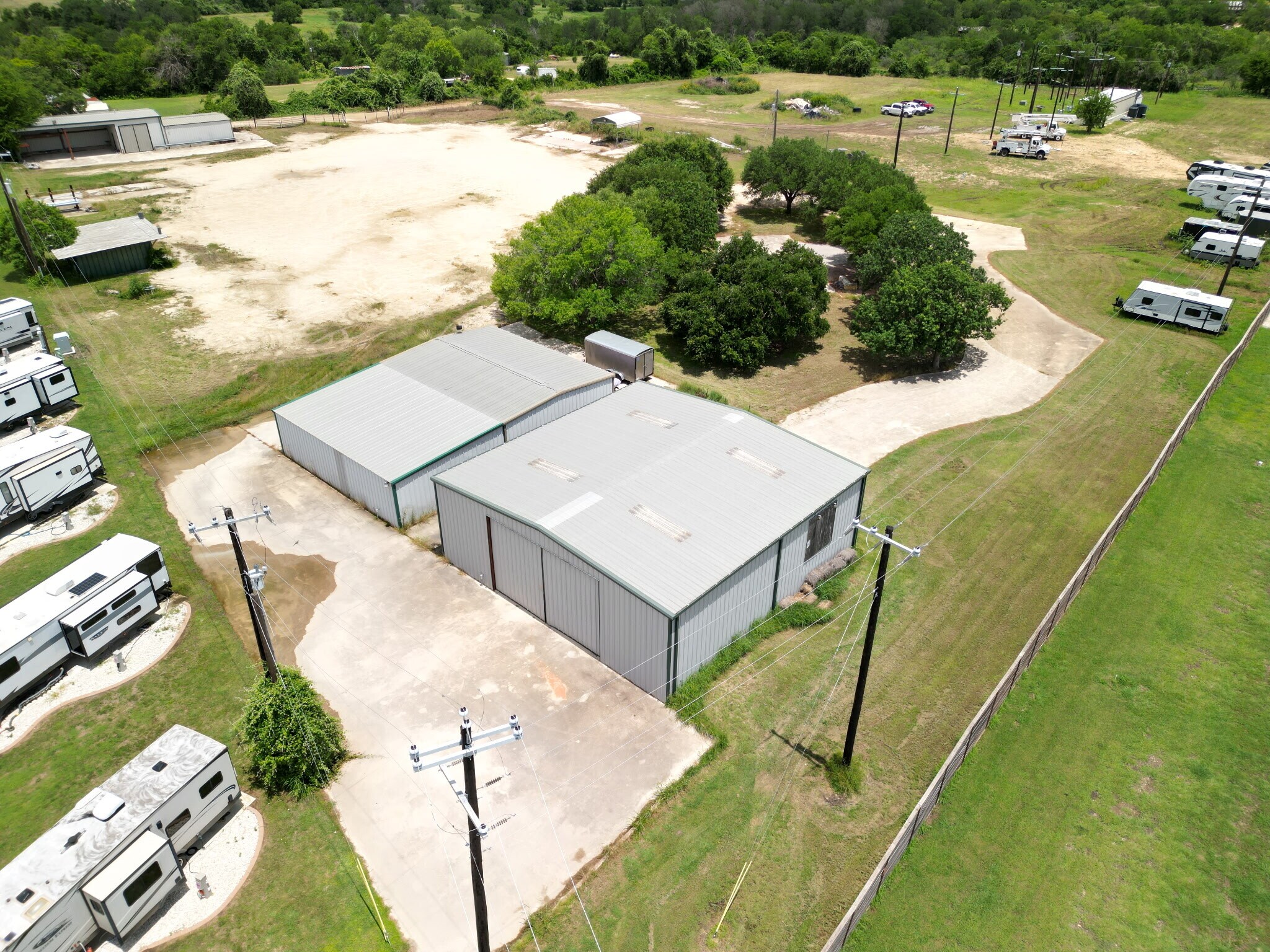 126 Grist Mill Rd, Kyle, TX à louer Photo du bâtiment- Image 1 de 10