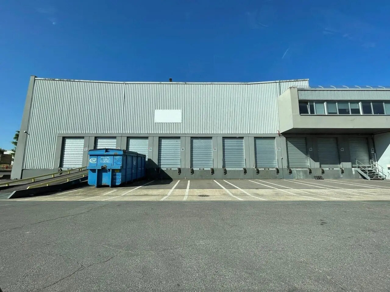 Industrial in Herblay-sur-Seine for lease Building Photo- Image 1 of 21