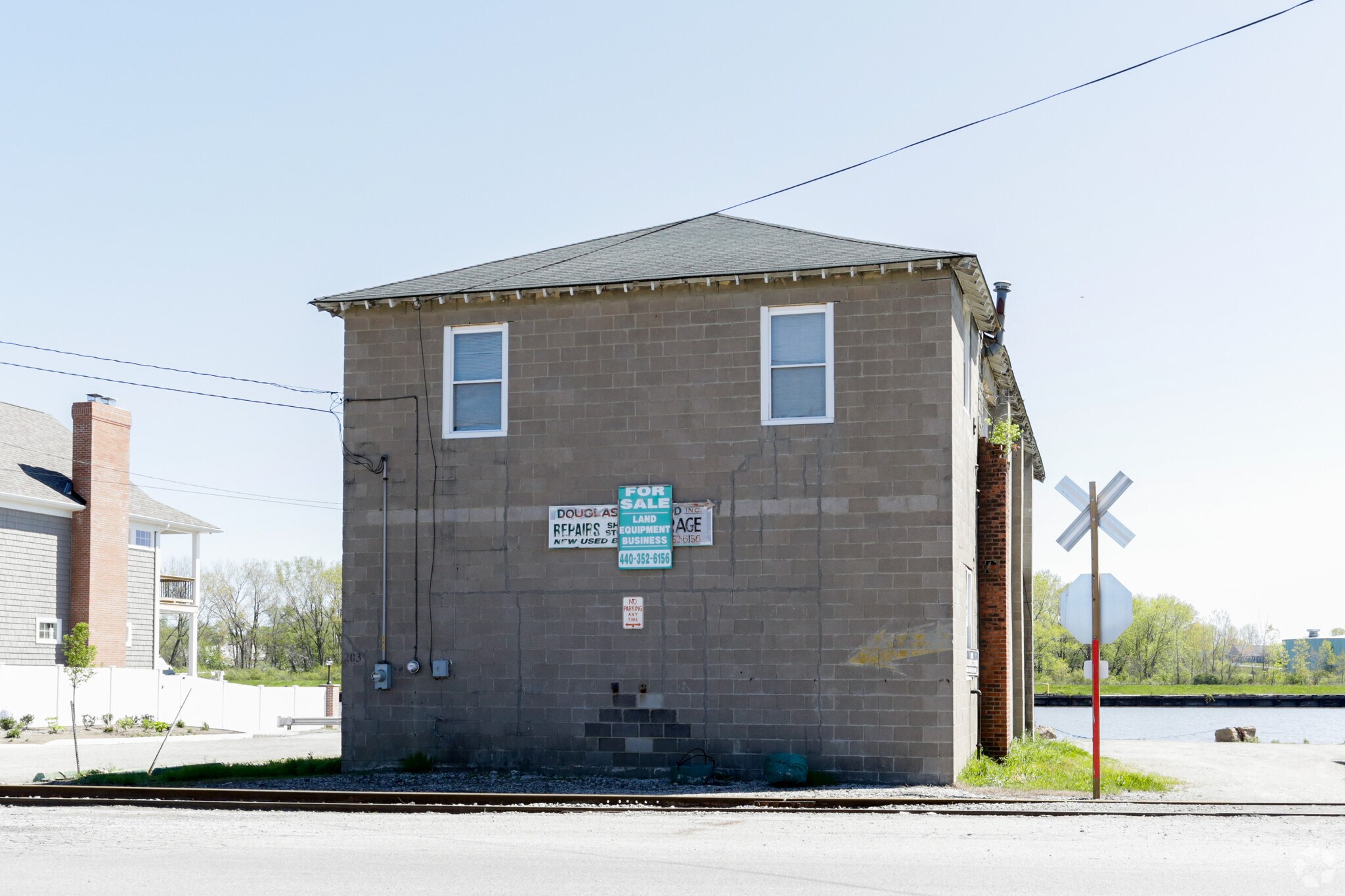 203 River St, Grand River, OH à vendre Photo principale- Image 1 de 6
