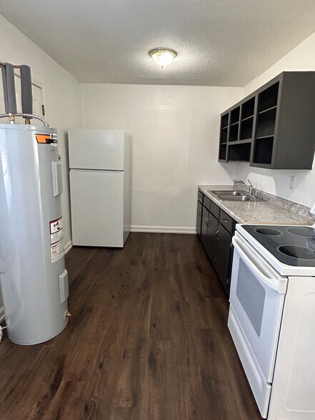 1014 SW 33rd St, Topeka, KS à vendre - Photo intérieure - Image 3 de 17