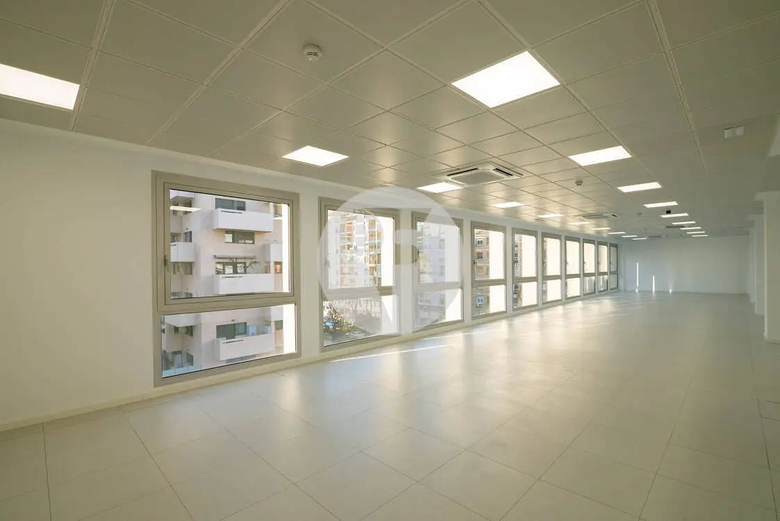 Office/Retail in Barcelona, Barcelona for lease Interior Photo- Image 1 of 9