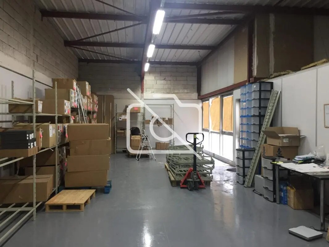Industrial in Villebon-sur-Yvette for lease Interior Photo- Image 1 of 8