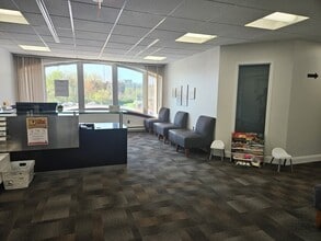 2121 Eisenhower Ave, Alexandria, VA for lease Interior Photo- Image 2 of 3