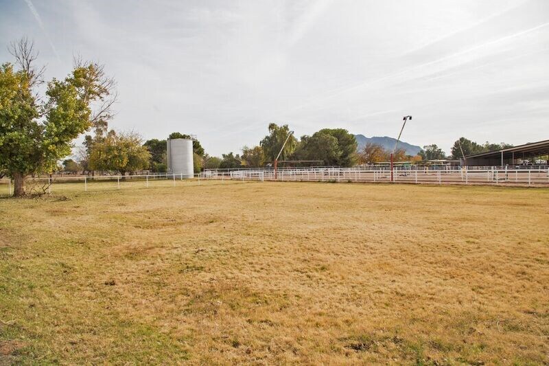 15225 E Riggs Rd, Gilbert, AZ à vendre - Photo du bâtiment - Image 2 de 29