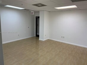 1110 Brickell Ave, Miami, FL for lease Interior Photo- Image 2 of 11