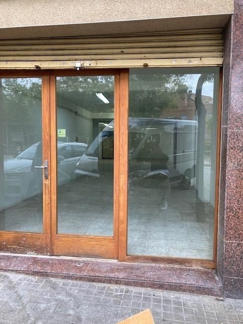 Retail in Esplugues de Llobregat, Barcelona for lease Interior Photo- Image 1 of 6