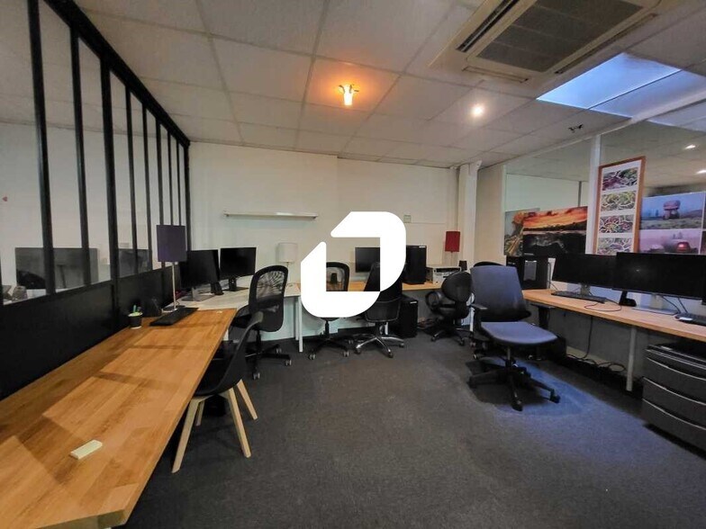 Bureau dans Montrouge à louer - Photo du bâtiment - Image 3 de 13