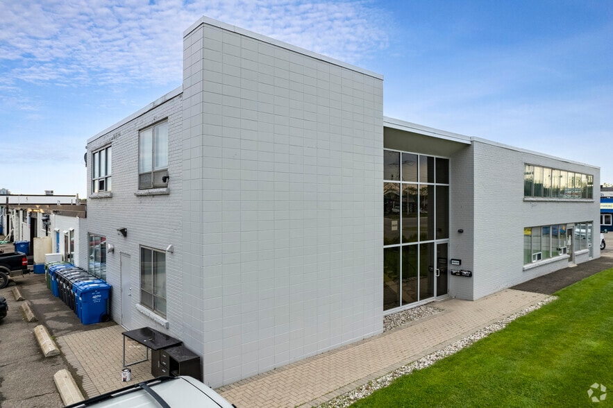 1254 Plains Rd E, Burlington, ON à vendre - Photo principale - Image 1 de 1