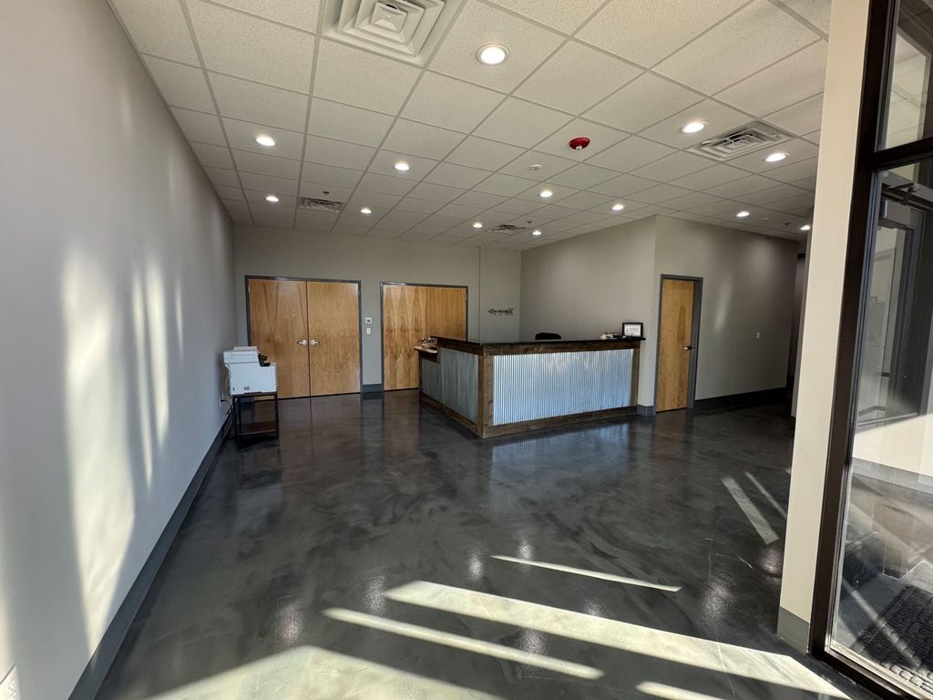 920-920 E Warren St, Gardner, KS à vendre Photo intérieure- Image 1 de 14