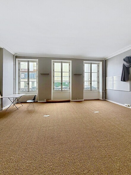 Rue Du Mail, Paris for lease - Interior Photo - Image 3 of 5