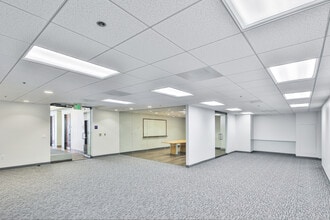 26610 Agoura Rd, Calabasas, CA à louer Photo intérieure- Image 2 de 9