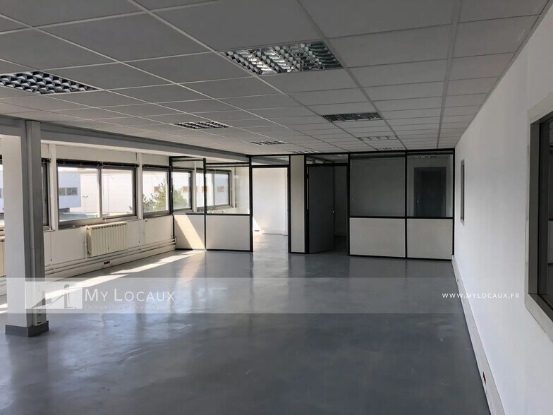 Industrial in Herblay-sur-Seine for lease - Interior Photo - Image 3 of 5