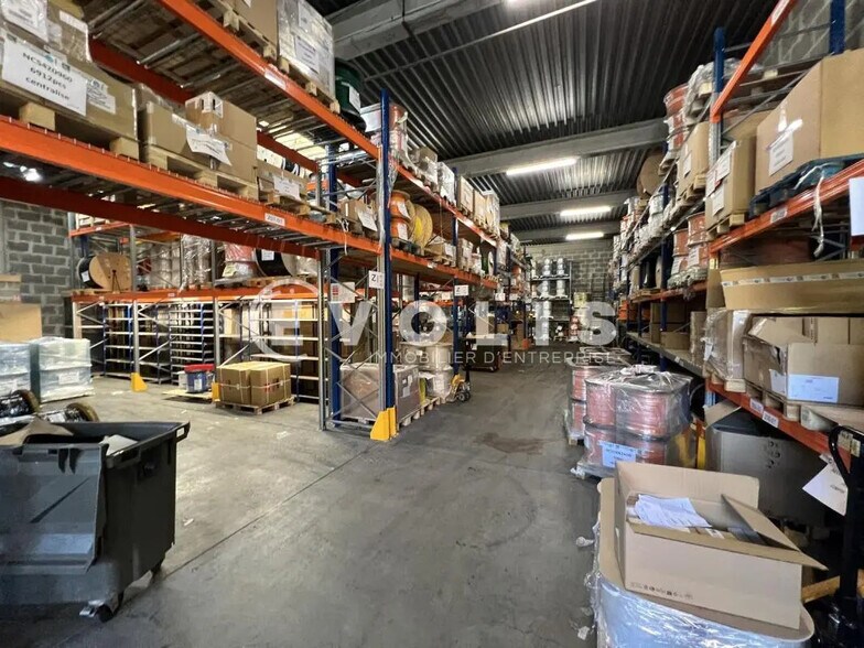 Flex in Noisy-le-Grand for lease - Interior Photo - Image 2 of 6