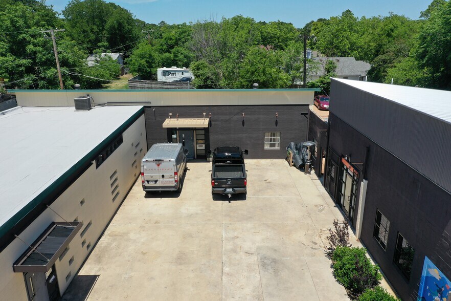 502 Grand Ave, Fort Worth, TX à vendre - Photo du bâtiment - Image 3 de 10