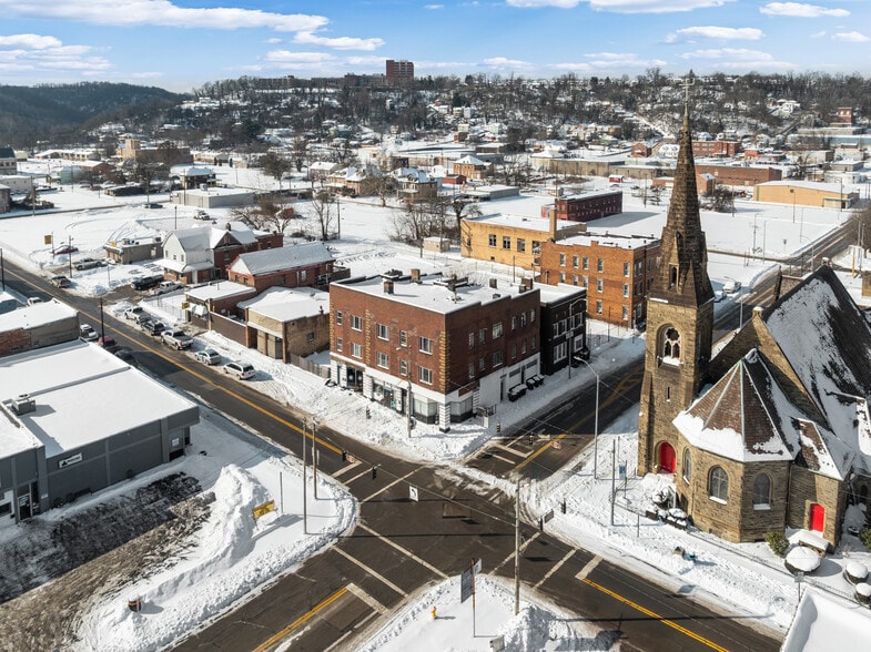205 S 4th St, Steubenville, OH à vendre - Photo du bâtiment - Image 2 de 11