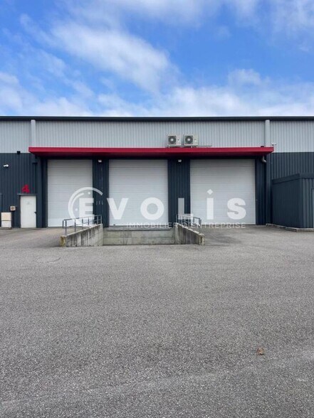 13 Rue De Savoie, Saint-Quentin-Fallavier à louer - Photo du bâtiment - Image 2 de 17