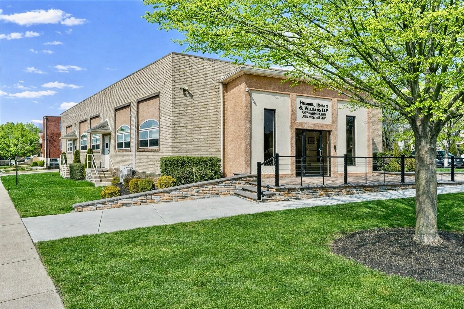101 E Darby Rd, Havertown, PA for sale Primary Photo- Image 1 of 17