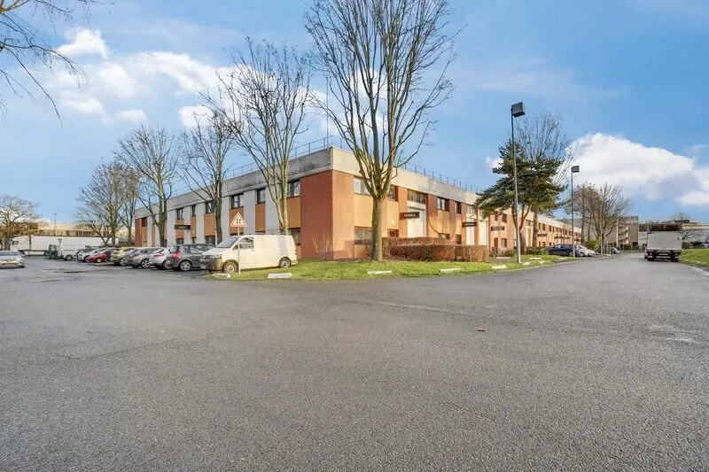 Flex dans Tremblay-en-France à louer - Photo du bâtiment - Image 1 de 17