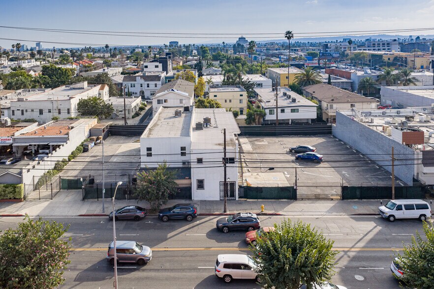 6222 Santa Monica Blvd, Los Angeles, CA à vendre - Photo du bâtiment - Image 2 de 7