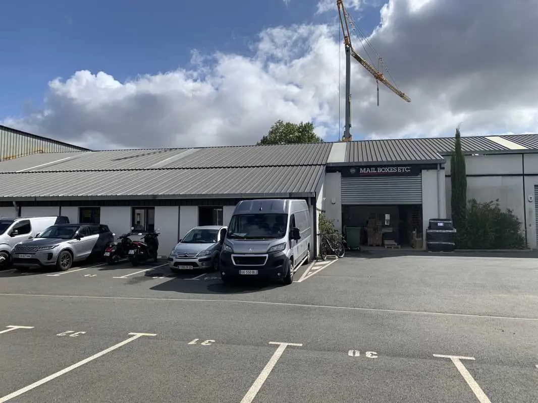 Office in Mérignac for lease Building Photo- Image 1 of 2