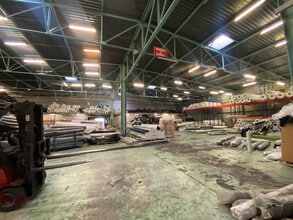 Industrial in Aubagne for lease Interior Photo- Image 2 of 2