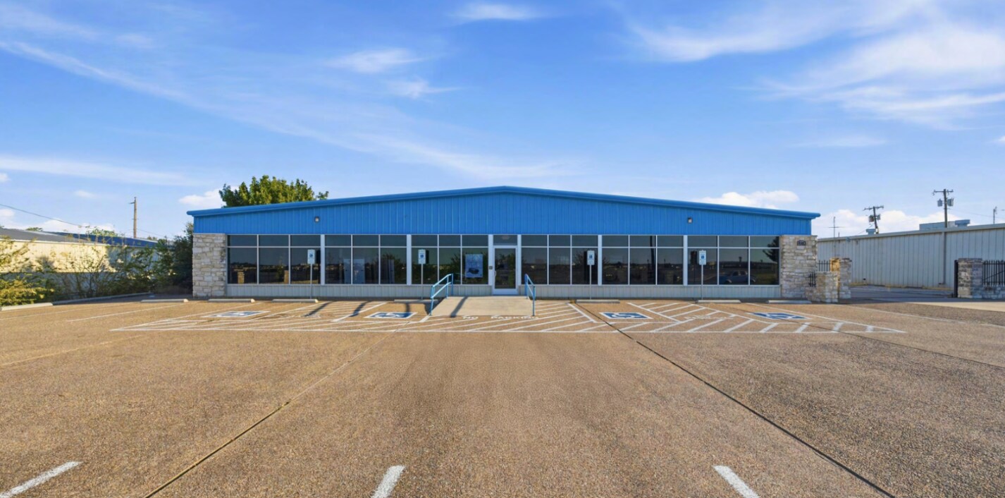 4980 S Loop 340, Robinson, TX à louer Photo du bâtiment- Image 1 de 8