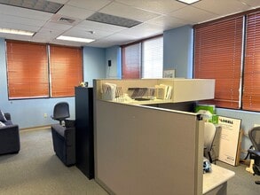 76 Halcyon Dr, Bristol, CT à louer Photo intérieure- Image 2 de 7