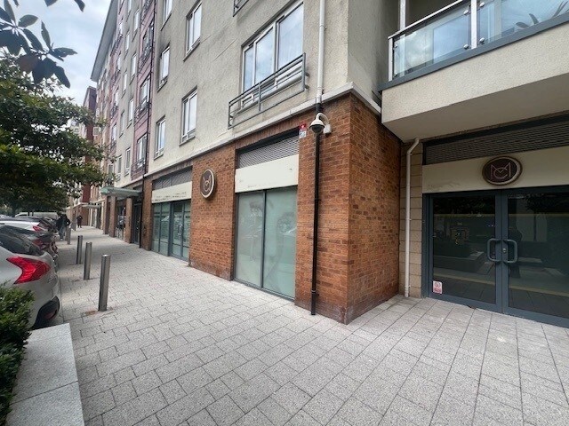 19 Boulevard Dr, Londres à louer - Photo du bâtiment - Image 2 de 2