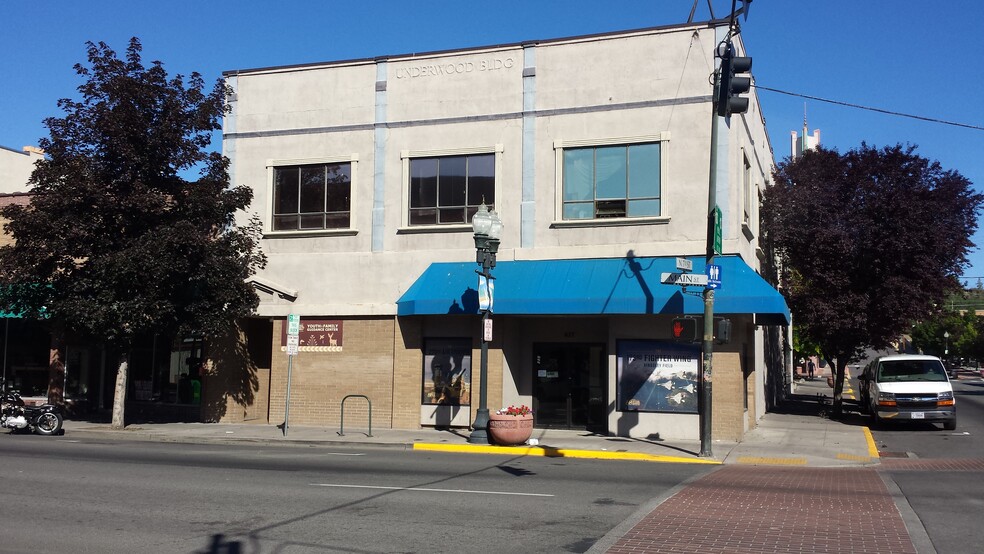 635 Main St, Klamath Falls, OR for lease - Building Photo - Image 1 of 3