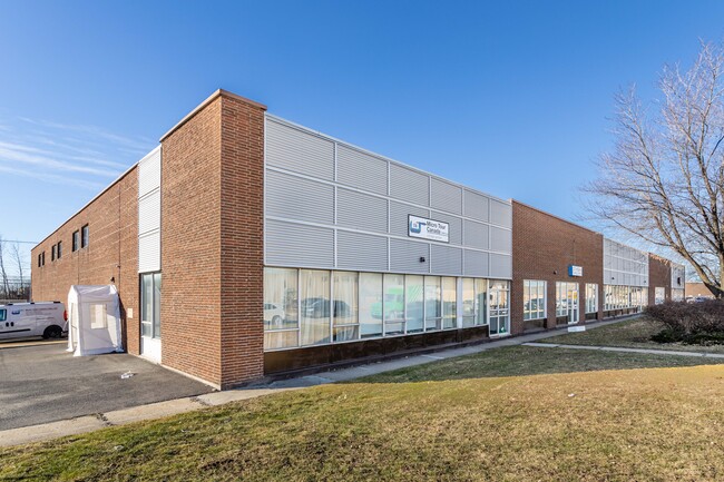 More details for 450-500 Rue McCaffrey, Montréal, QC - Industrial for Lease