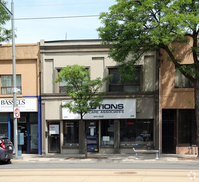 578-580 St Clair Ave W, Toronto, ON à vendre - Photo du bâtiment - Image 3 de 3