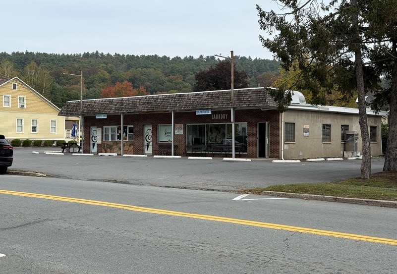 307 W Harford St, Milford, PA for sale - Building Photo - Image 3 of 9