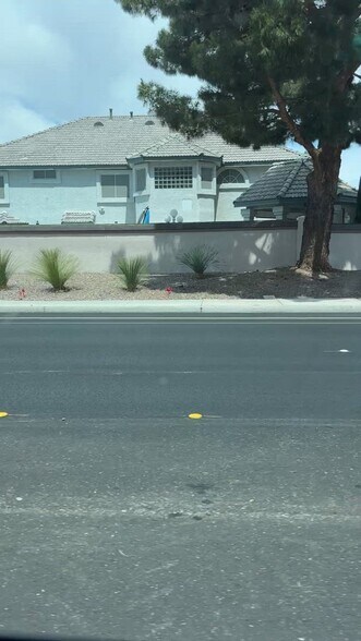 3025 W Sahara Ave, Las Vegas, NV à vendre - Vidéo sur l’inscription commerciale - Image 2 de 46